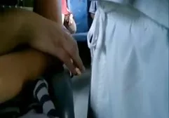 Asiatisches Mädchen saugt xxx pornohirsch Deutsch wie ein Staubsauger