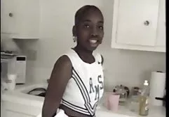 Ich ging am Morgen vor der Schule kodtenlose pornod und rahmte meinen Arsch zum Auspeitschen