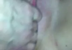 Junge Babe redporn kostenlos fertig auf einem schönen Gesicht