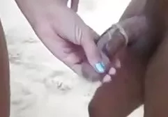 Sie ließen sich auf einem Wurf im Hof ​​des Hauses nieder und fickten sich kostenlos xxx video dort gegenseitig geil durch