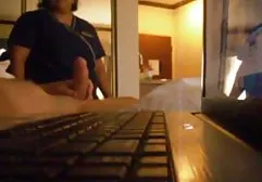 Zuerst schluckte das Baby, so gut es ging, aber ihre Augen lasen einen wahren Wunsch, der nur harten xxx movies kostenlos Sex stillen kann