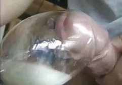 Die Frau wirbelt um ihn herum, zieht sich nackt aus und erregt seine Muschi mit einem gratis sex video hd starken Sog. Sie sitzt geschickt auf seinem erfahrenen Schwanz