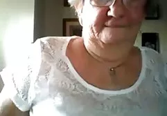 Ein gewöhnliches russisches Kind knurrt in einer vom xxxporn kostenlos Alter zerschmetterten Höhle, eine Tante, die von Ausschweifungen besessen ist
