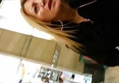 Süße gratis pprno Blondine fickte ihre Muschi mit rosa Dildo
