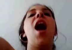 Saug durch ein poro video gratis Loch in der Wand und schöner, heißer Sex